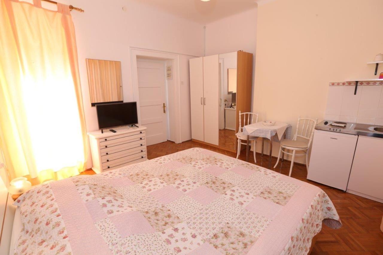Studio Apartments Cavrak With Terrace Baška Extérieur photo