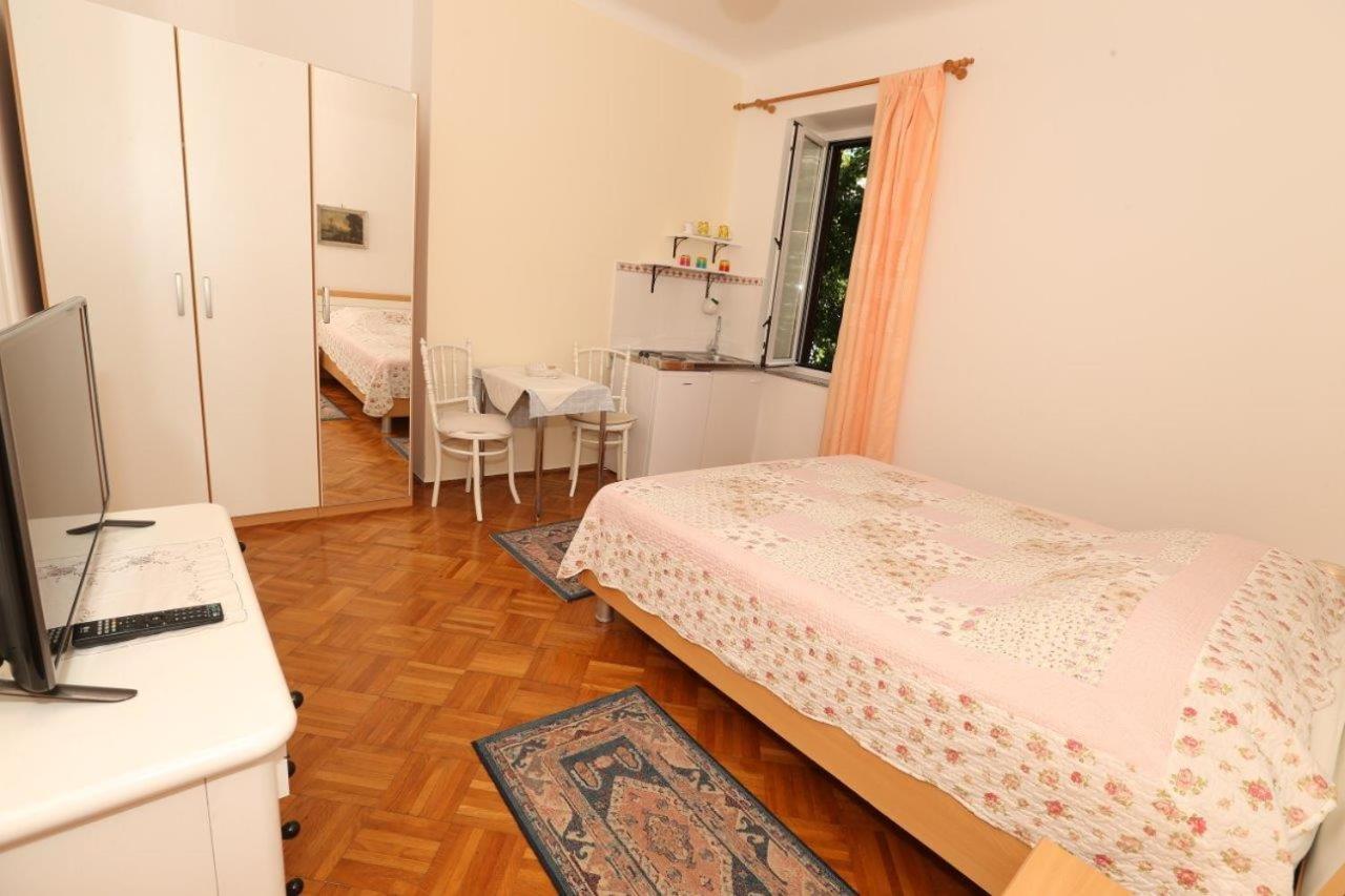 Studio Apartments Cavrak With Terrace Baška Extérieur photo