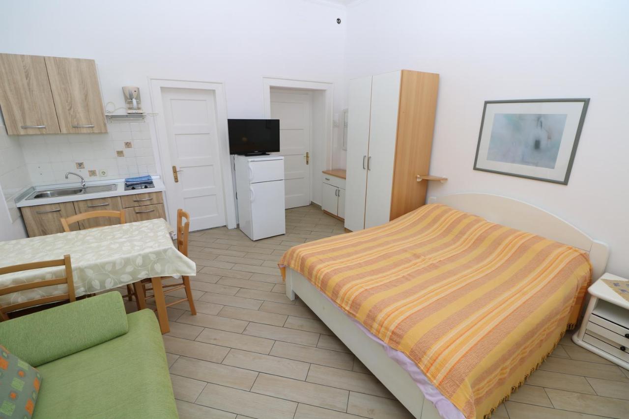 Studio Apartments Cavrak With Terrace Baška Extérieur photo