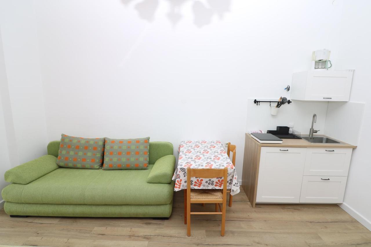 Studio Apartments Cavrak With Terrace Baška Extérieur photo