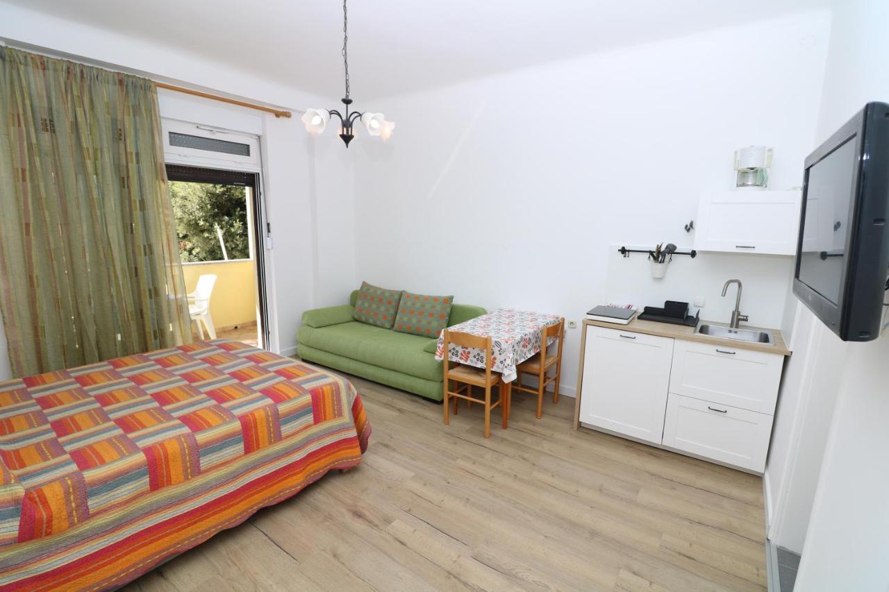 Studio Apartments Cavrak With Terrace Baška Extérieur photo