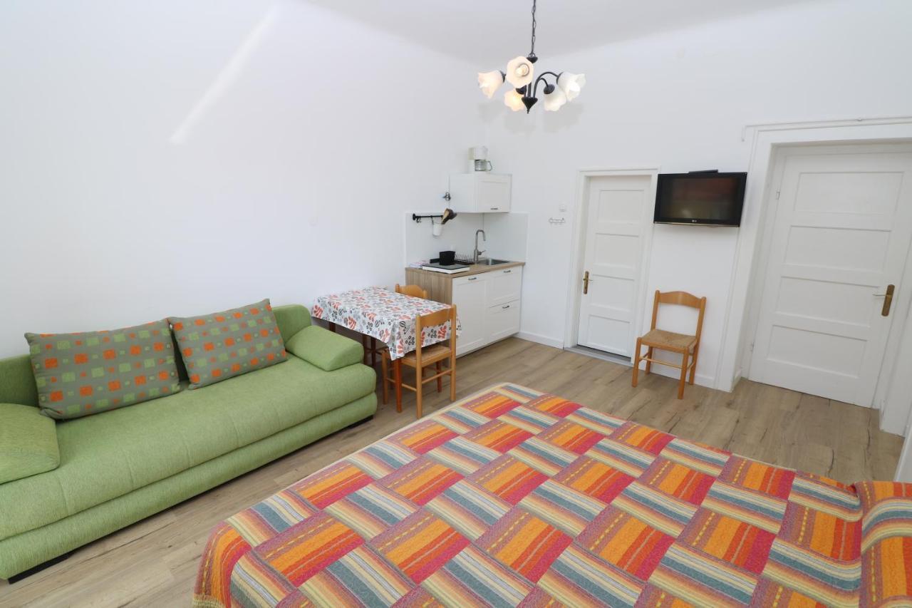 Studio Apartments Cavrak With Terrace Baška Extérieur photo