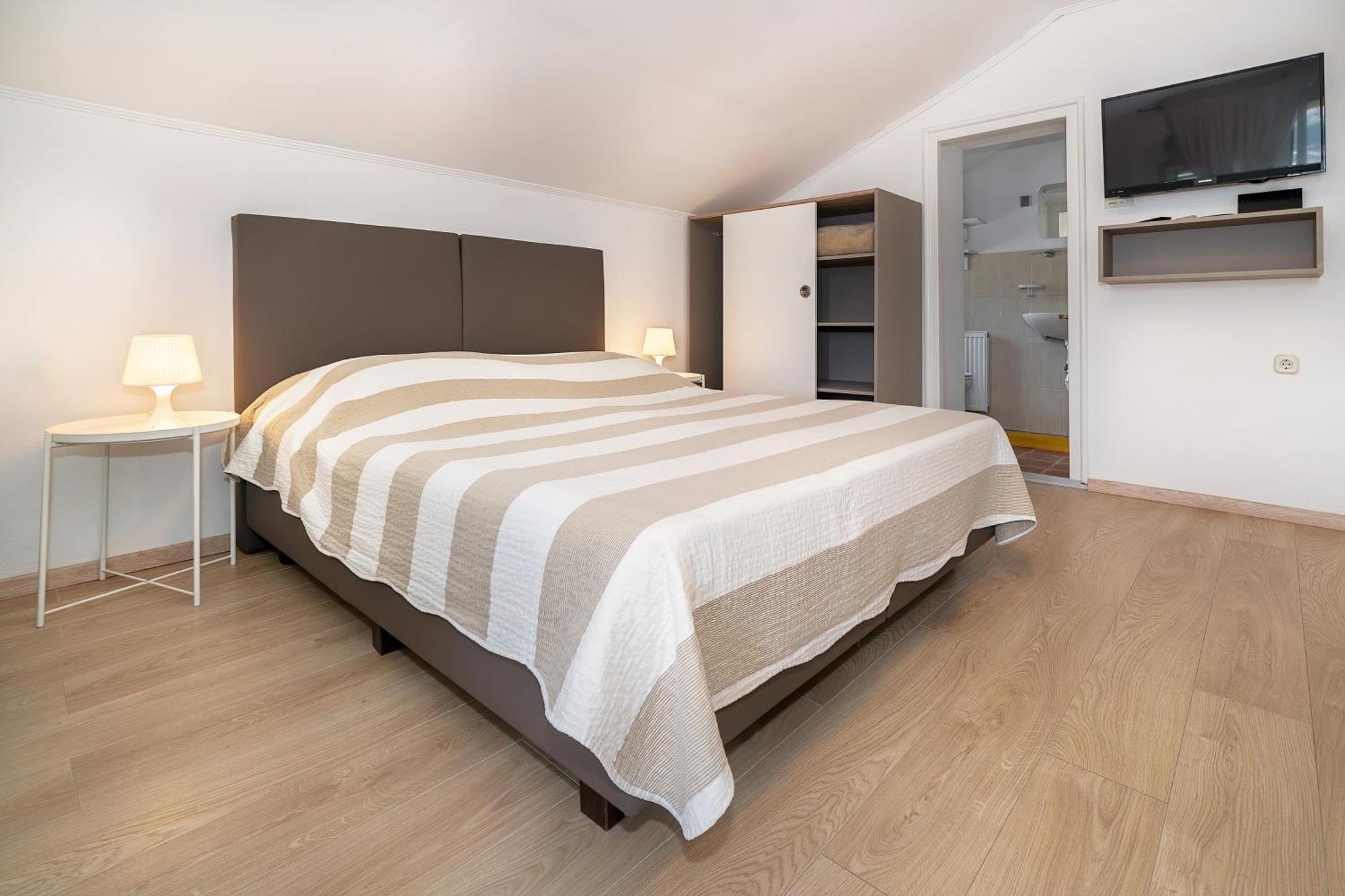 Studio Apartments Cavrak With Terrace Baška Extérieur photo